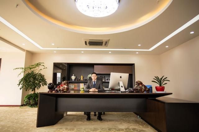 小九金服陈旭义获评“公益助学大使”