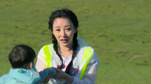 《上阵父子兵》柳岩遭暴打 小嘉宾张牙舞爪超级凶