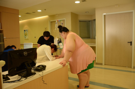 体重高达434斤，亚洲第一胖妞在京接受减重治疗