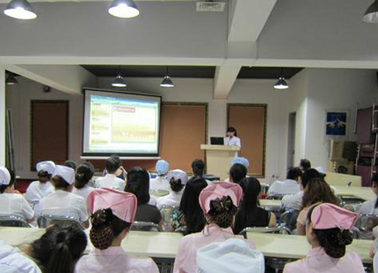 西安华都妇产医院开展“优质护理服务”