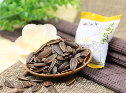 秋令进补好选择，一扫光零食店加盟，各类坚果卖的火热