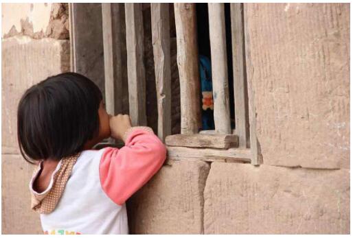 婷美小屋千店联动爱心义卖，邀您一起救助春蕾女童健康！