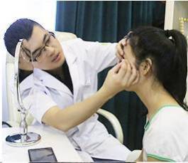 紫馨班安华：五官整形明星专家