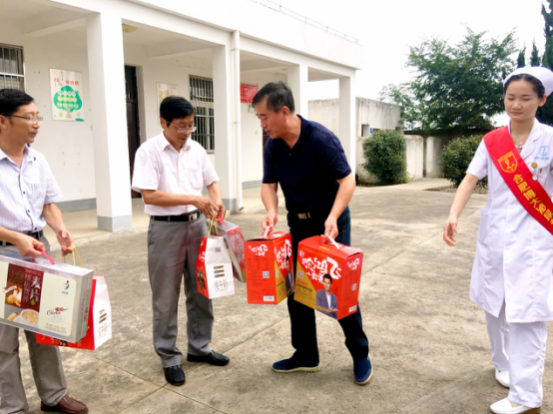 合肥博大与微型小学师生共庆教师节
