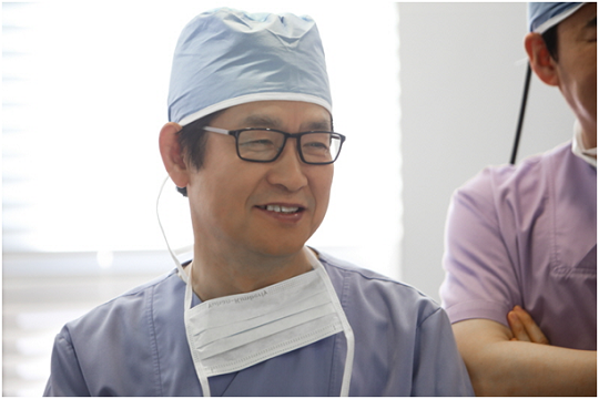 国际眼部专家洪星杓：坚决不能让衰老病影响眼部健康！