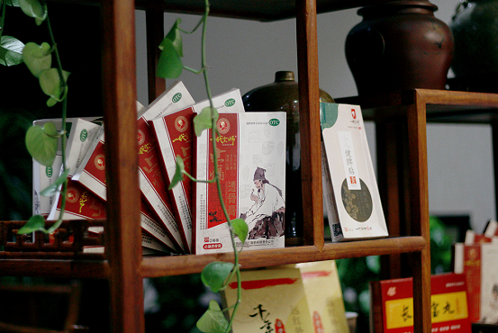 一代宗师国医馆膏穴疗法开创中医临床新局面！