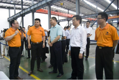 国家工信部副部长辛国斌莅临嘉泰数控调研指导