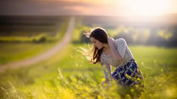 秋日不可小觑，美白大神们竟然都在用禅吻光感香体喷雾