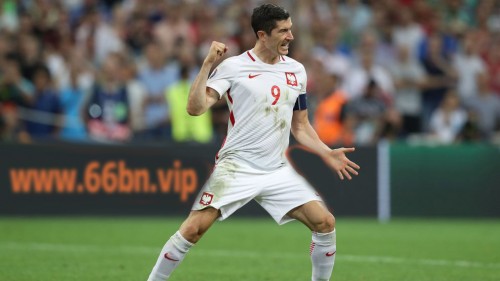 UEDBET莱万多夫斯基解锁新纪录 波兰队挺进世界杯