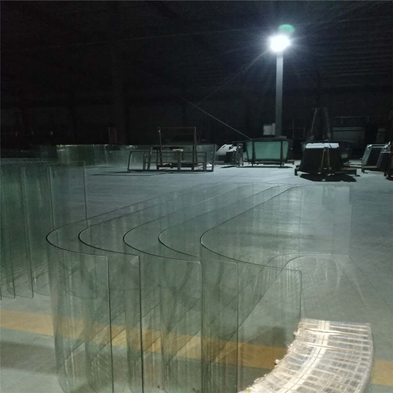 街景餐车玻璃品质升级，打造首款智慧型玻璃产品