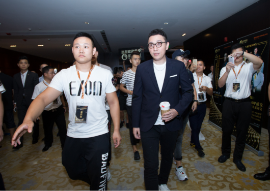 华少见证新生植发与平安六度携手，现场高潮不断，现成都已加入