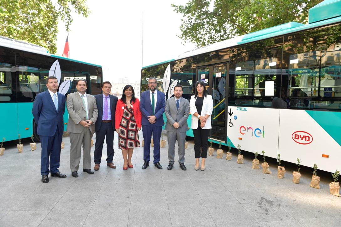 智利首都圣地亚哥迎来电动公交时代 中国公司比亚迪提供核心技术