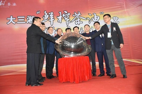 茶油行业首条“鲜榨茶油”工艺在湖南大三湘茶油试机启动