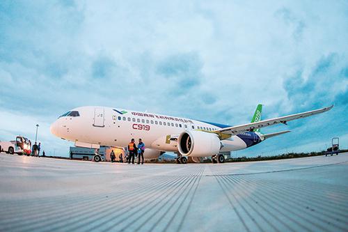 2017中国航空年度关键词：大飞机、空中WiFi、民航包机