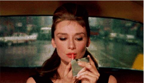 生气！我的口红被男盆友吃掉了！