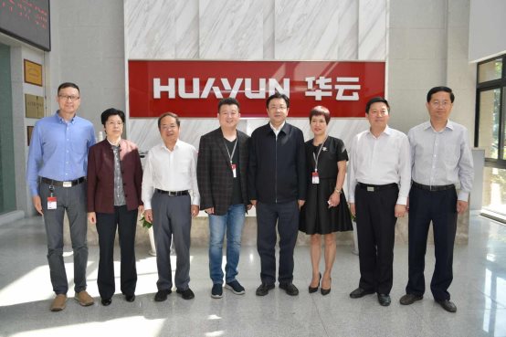 江苏省委常委、统战部部长杨岳一行调研华云数据